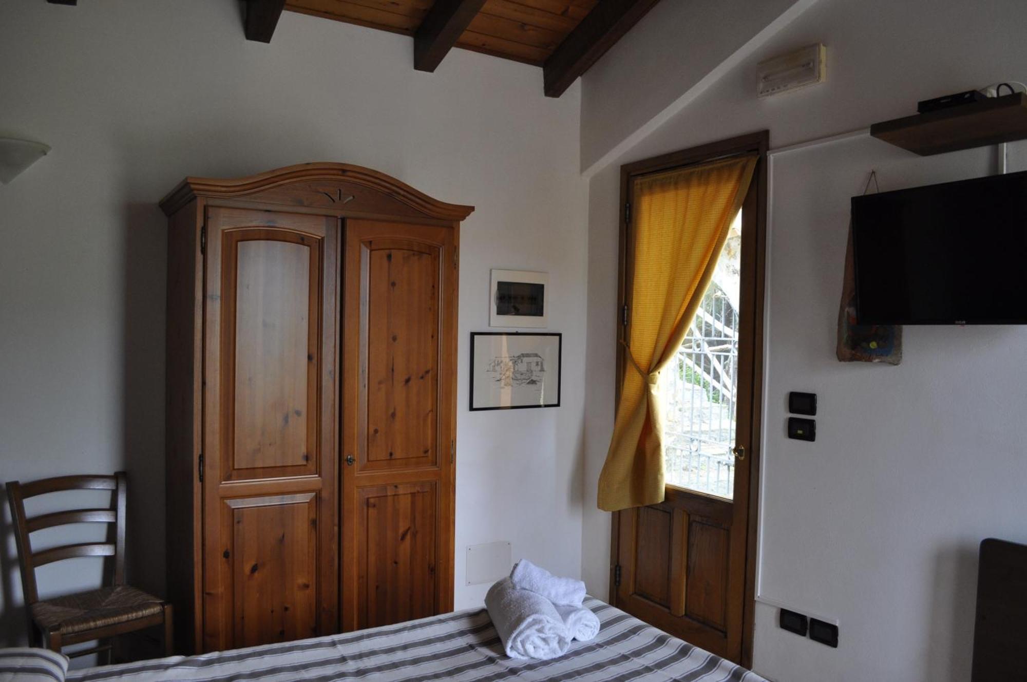 ホテル Borgo San Francesco ジョイオーザ・マレーア 部屋 写真