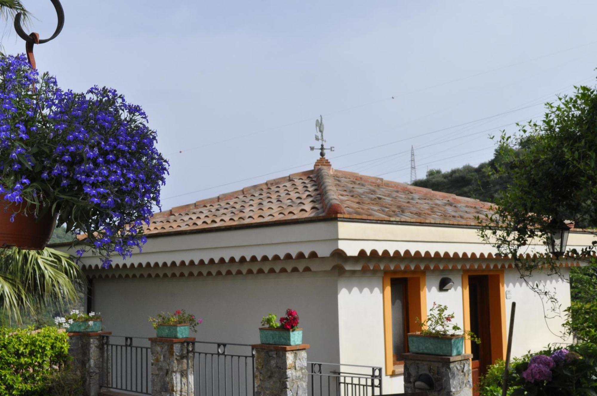 ホテル Borgo San Francesco ジョイオーザ・マレーア 部屋 写真