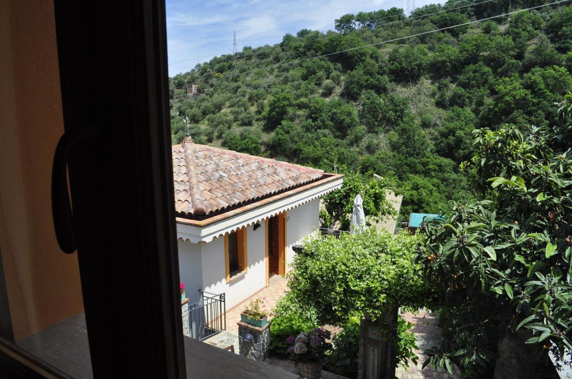 ホテル Borgo San Francesco ジョイオーザ・マレーア 部屋 写真